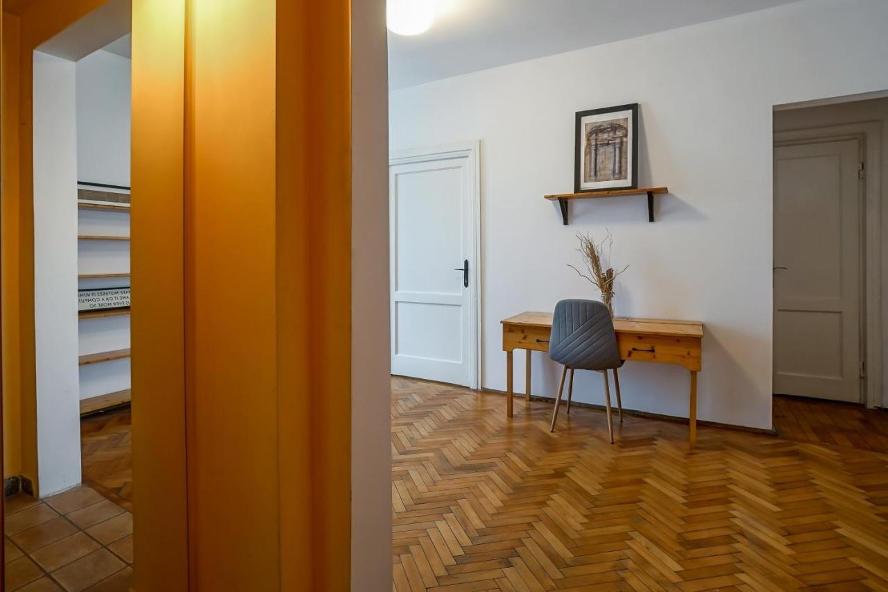 Appartement Apartament Universitate - Centrul Vechi à Bucarest Extérieur photo